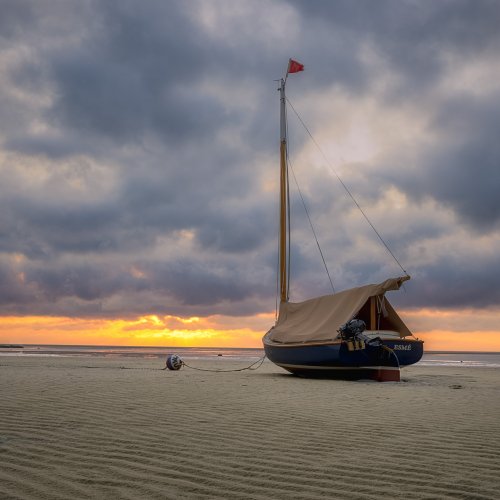 HM Color - Cat Boat at Low Tide by Steve Director